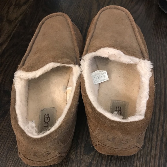 COPY - Men’s Ugg Slippers - Picture 2 of 3